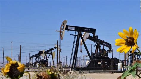 Suben los precios del petróleo luego de que los productores de la OPEP+ anuncian recortes por sorpresa